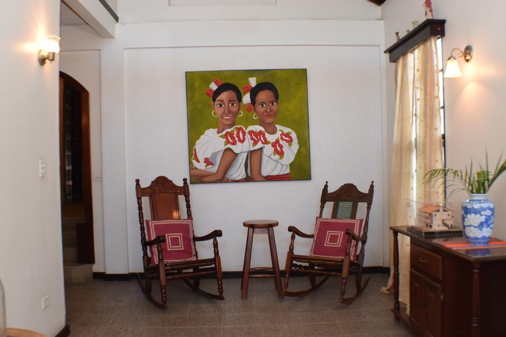 Martha'S Guesthouse San Ignacio Exteriör bild